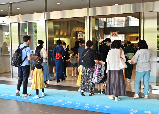 全国公演初日の会場となった相模女子大学グリーンホール（神奈川県）